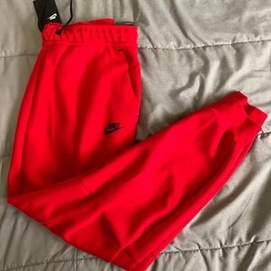 Nike Tech Joggers Red